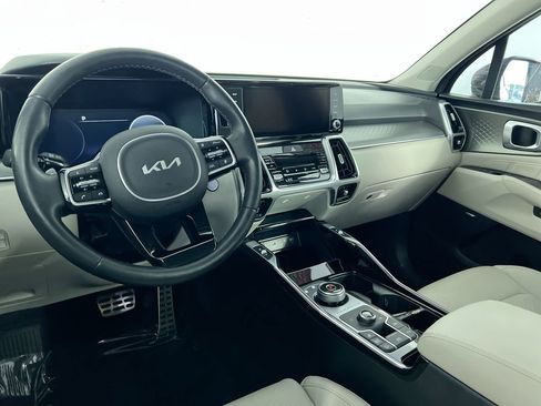 Certified 2023 Kia Sorento SX Prestige w/ Panoramic Sunroof Package image 28