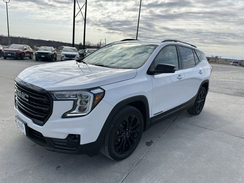 Certified 2022 GMC Terrain SLT w/ Elevation Edition image 7