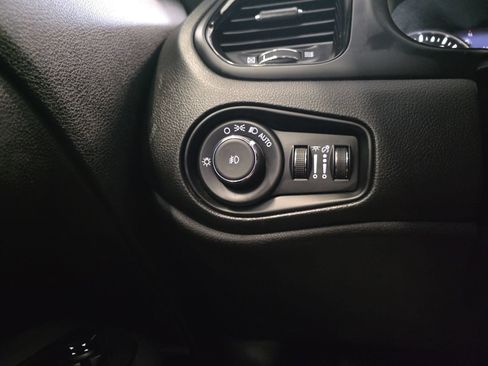 Used 2022 Jeep Renegade Altitude w/ Convenience Group AWD/4WD image 20