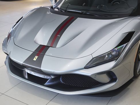 Used 2023 Ferrari F8 Tributo image 10