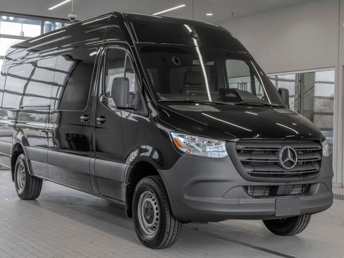 Used 2025 Mercedes-Benz Sprinter 3500 image 20