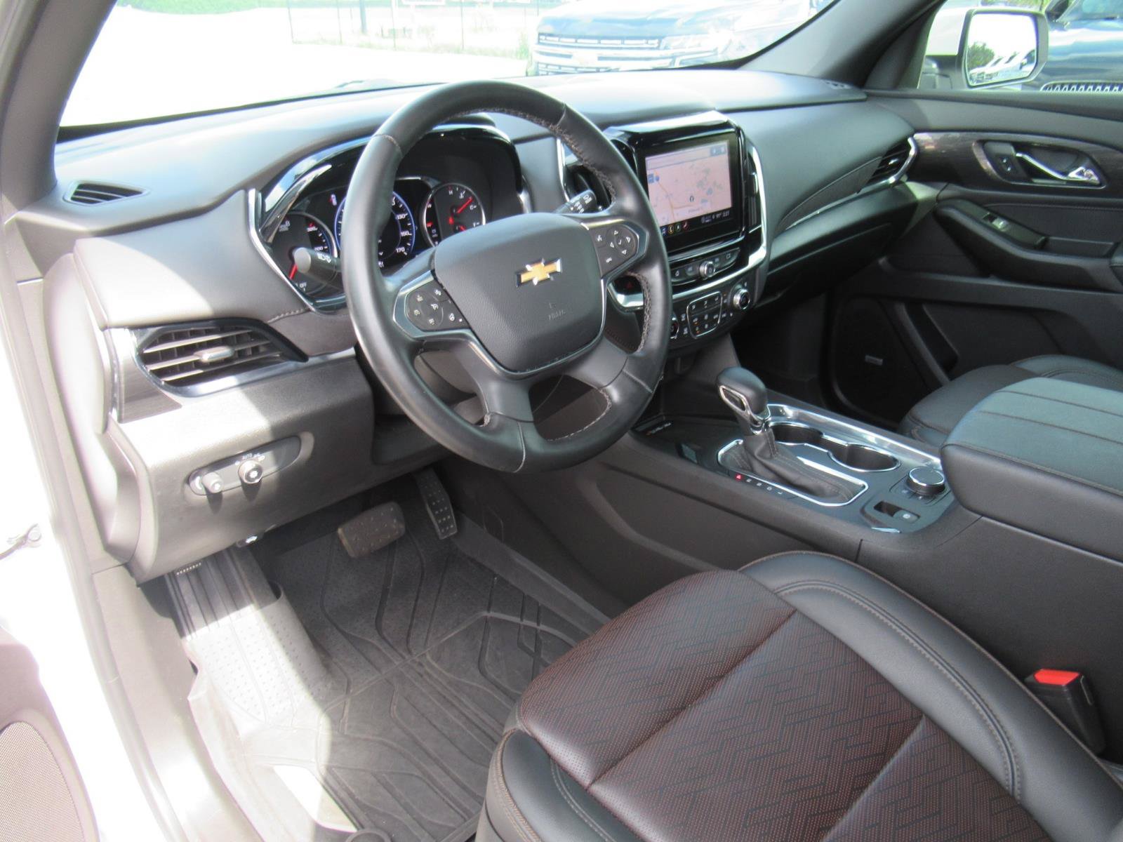 Certified 2023 Chevrolet Traverse High Country FWD image 15