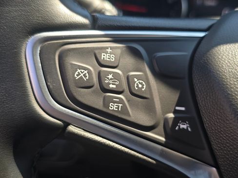 Used 2024 Chevrolet Equinox LT AWD/4WD image 5