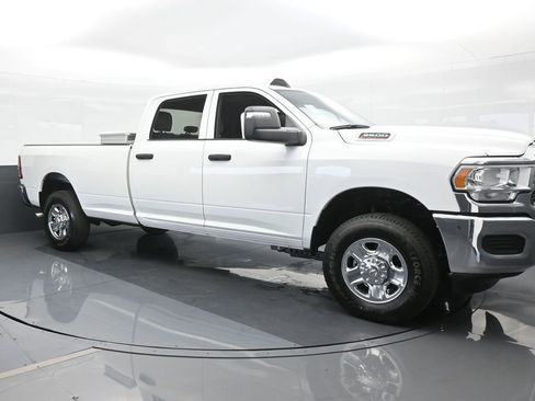 Used 2024 RAM 3500 Tradesman w/ Chrome Appearance Group image 8