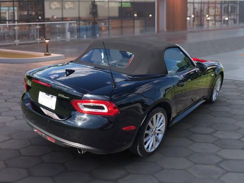 Used 2017 FIAT 124 Spider Lusso RWD image 18