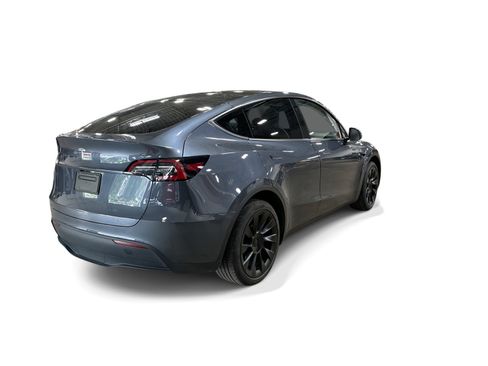 Certified 2023 Tesla Model Y AWD image 6