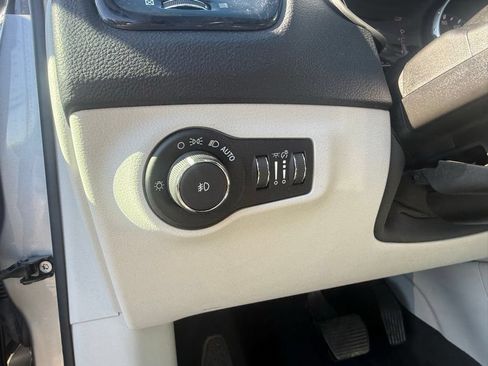 Used 2018 Jeep Compass Limited w/ Navigation Group AWD/4WD image 12