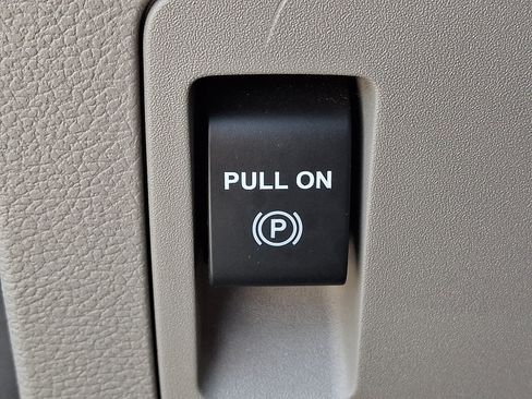 Used 2018 Ford F150 XL w/ Equipment Group 101A Mid AWD/4WD image 23