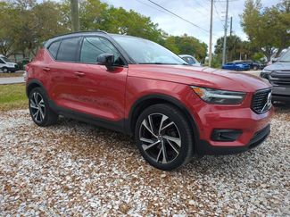 Used 2019 Volvo XC40 T5 R-Design video 1