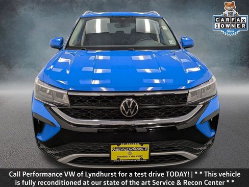 Used 2022 Volkswagen Taos SE image 2