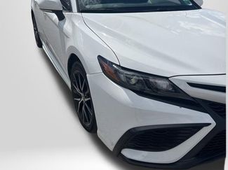 Used 2022 Toyota Camry SE video 2