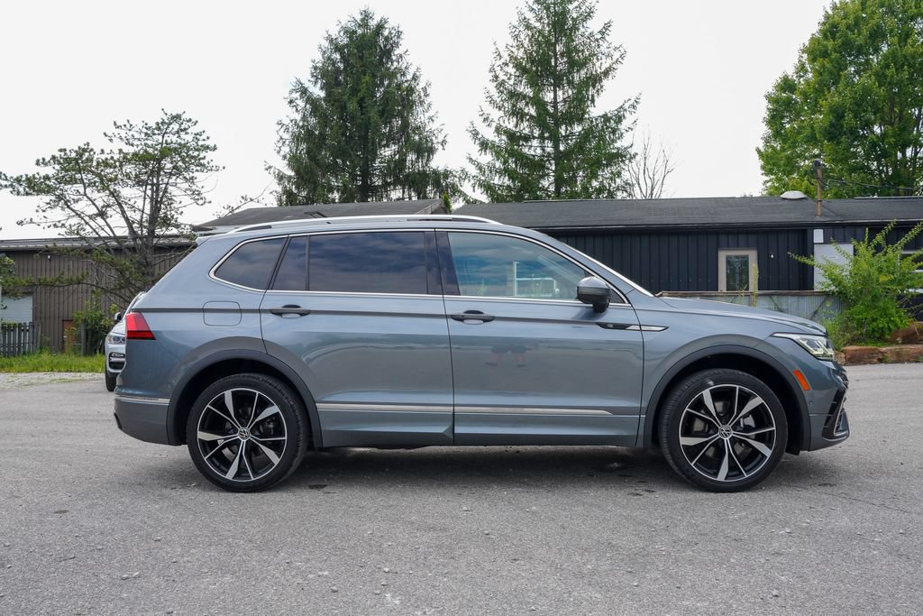 Used 2022 Volkswagen Tiguan SEL R-Line AWD/4WD image 8