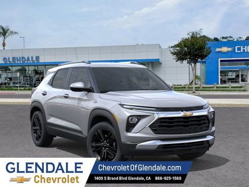 New 2026 Chevrolet TrailBlazer LT w/ Midnight Edition FWD image 7