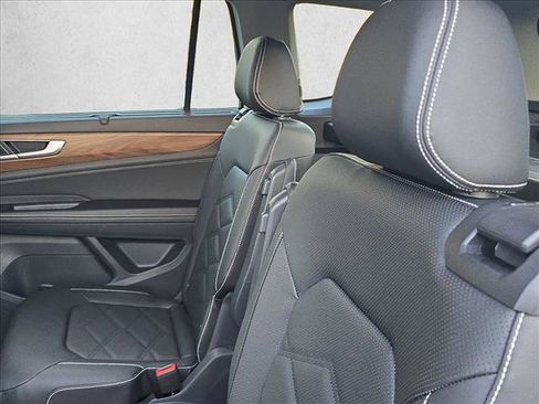 New 2026 Volkswagen Atlas SE FWD image 16