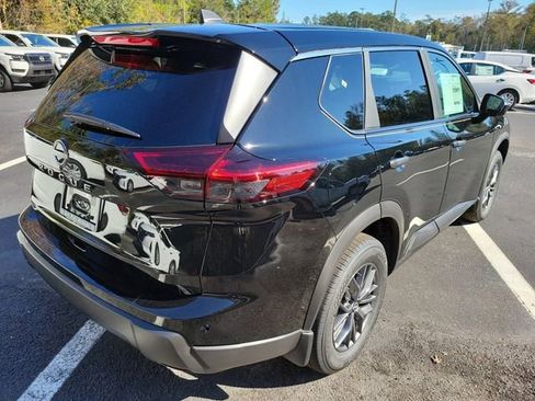 New 2026 Nissan Rogue S image 5