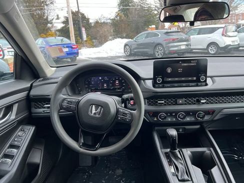 Used 2023 Honda Accord EX image 17