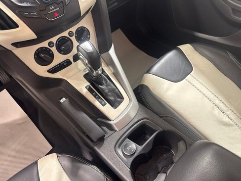 Used 2014 Ford Focus SE w/ Equipment Group 201A FWD image 14