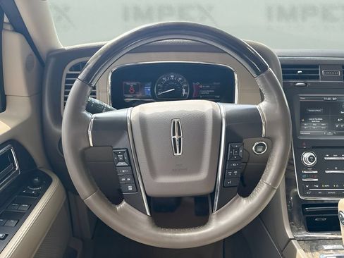 Used 2015 Lincoln Navigator 4WD image 15
