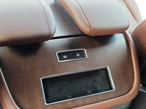 Used 2025 Lincoln Navigator Reserve AWD/4WD image 12