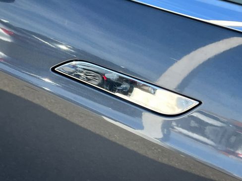 Used 2015 Tesla Model S 85D image 7