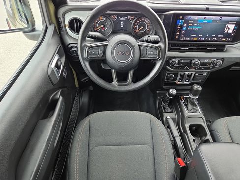 Used 2025 Jeep Wrangler Sport AWD/4WD image 11