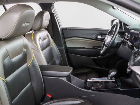 Used 2025 Chevrolet Trax ACTIV w/ Driver Confidence Package image 26