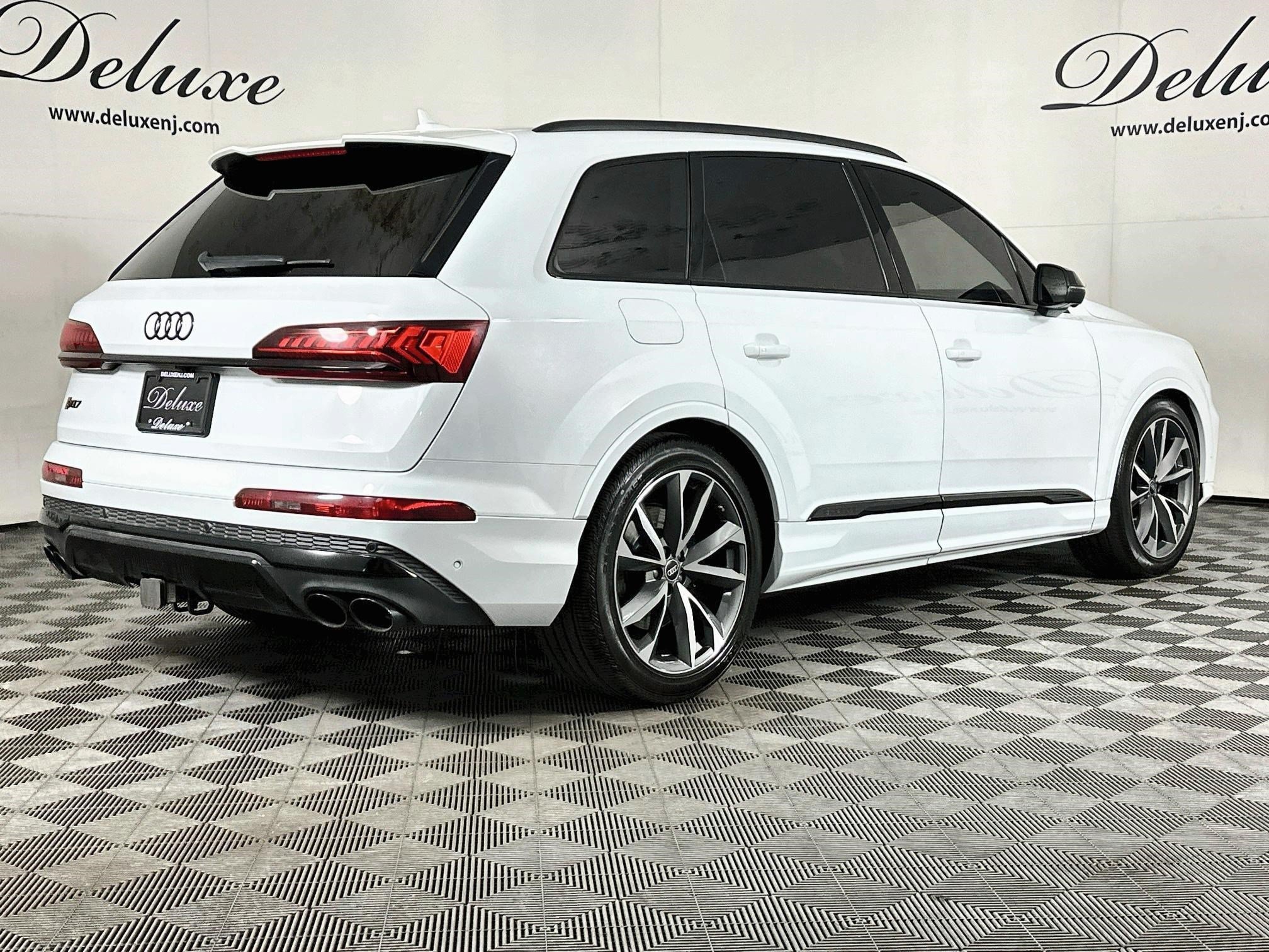 Used 2023 Audi SQ7 Prestige w/ Prestige Package AWD/4WD image 6