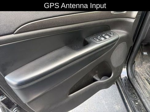 Used 2018 Jeep Grand Cherokee Altitude image 16