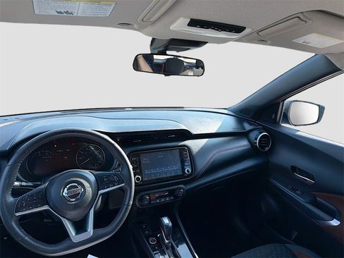Used 2021 Nissan Kicks SR w/ Exterior Package image 23