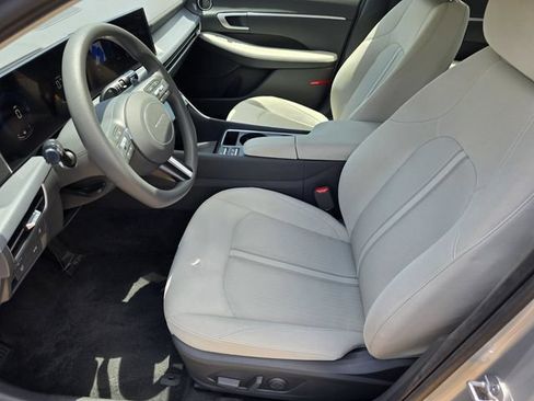 Used 2025 Hyundai Sonata SEL FWD image 31