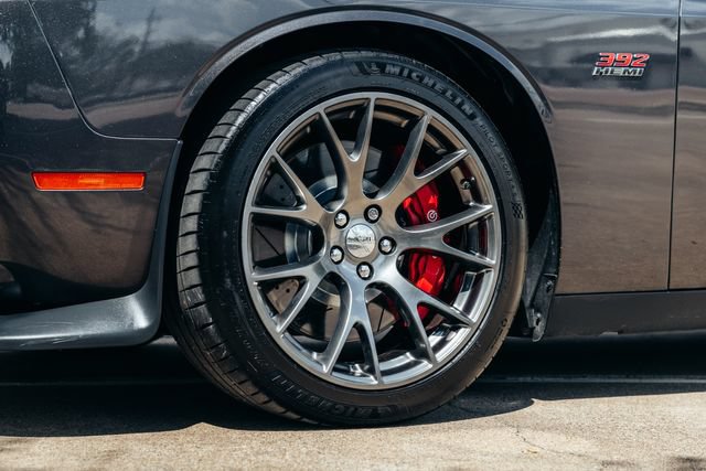 Used 2015 Dodge Challenger SRT w/ Technology Group RWD image 58