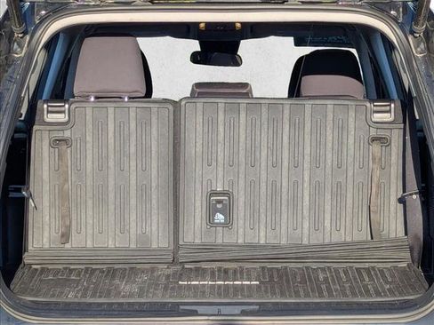 Used 2023 Toyota Highlander LE image 6