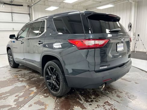 Used 2021 Chevrolet Traverse LT FWD image 4
