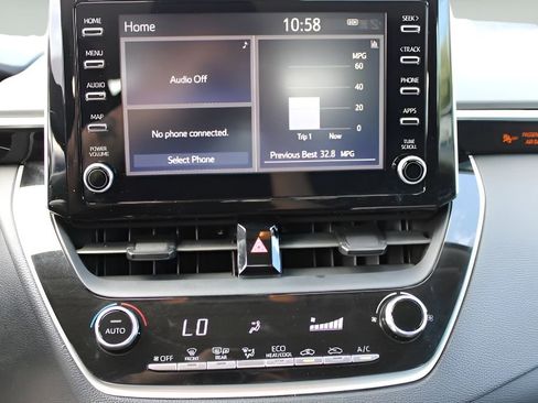 Used 2020 Toyota Corolla LE FWD image 13