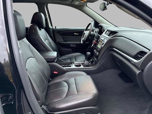 Used 2017 Chevrolet Traverse LT image 9