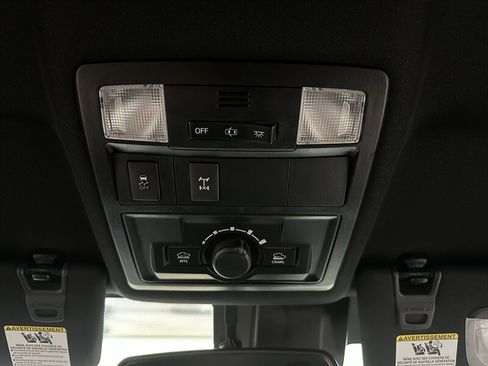 Used 2018 Toyota Tacoma TRD Off-Road AWD/4WD image 22