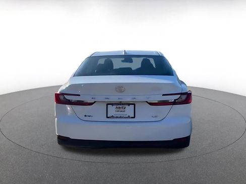 Used 2025 Toyota Camry LE image 12