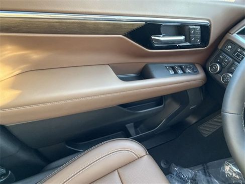 New 2025 Chevrolet Suburban High Country image 22