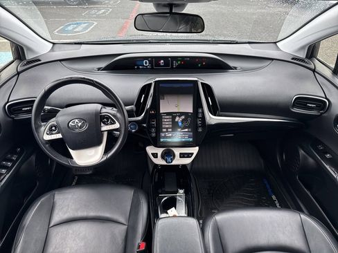 Used 2018 Toyota Prius Prime Premium image 20