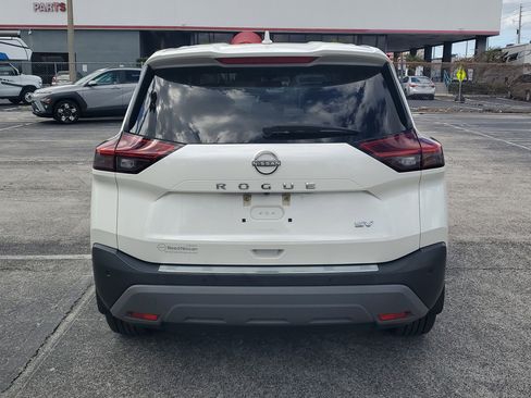 Certified 2022 Nissan Rogue SV image 5