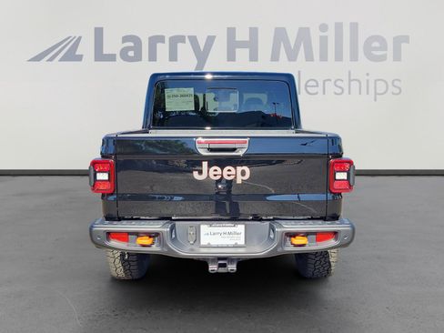 New 2025 Jeep Gladiator Mojave image 5