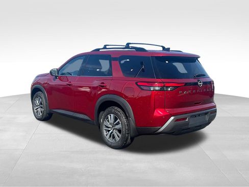 New 2026 Nissan Pathfinder SL image 5