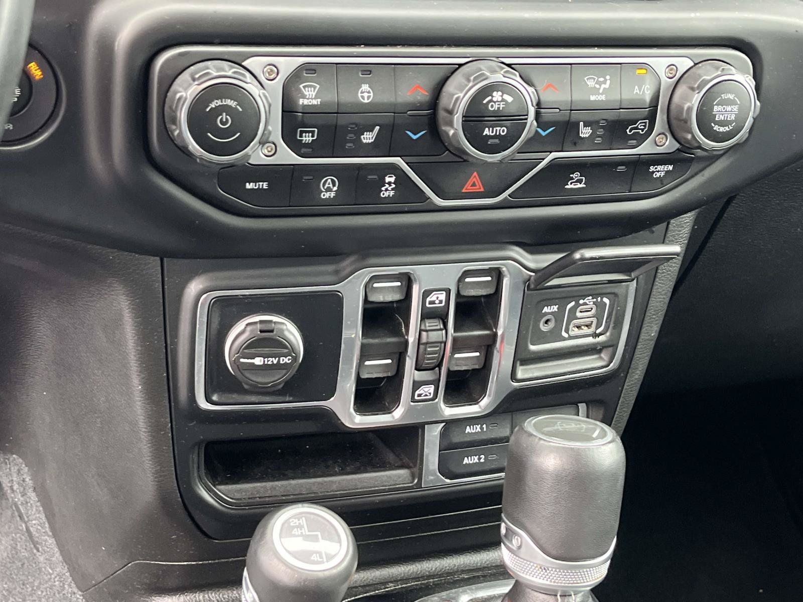 Used 2022 Jeep Gladiator Overland w/ Popular Equipment Package AWD/4WD image 29