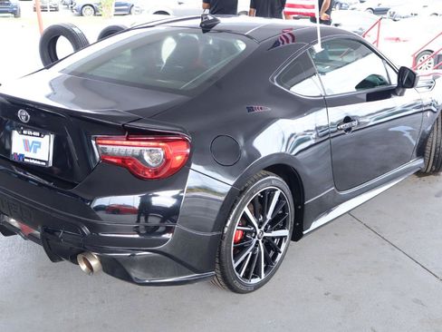 Used 2019 Toyota 86 TRD SE RWD image 5