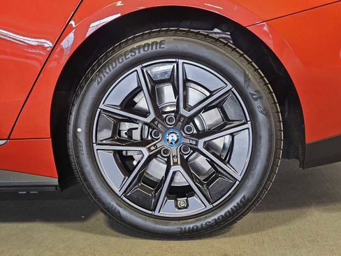 Used 2023 BMW i4 eDrive35 w/ Premium Package RWD image 8