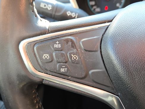 Used 2018 Chevrolet Equinox LT image 30