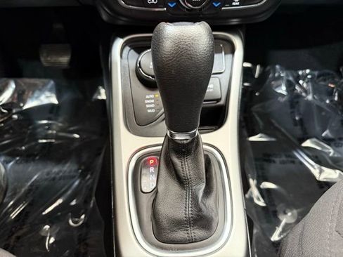 Used 2021 Jeep Compass Sport image 37