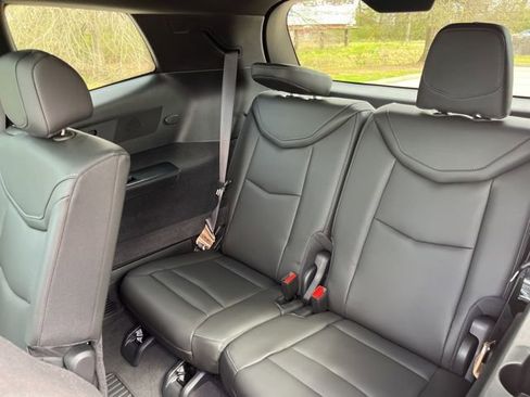 New 2025 Cadillac XT6 Luxury image 38