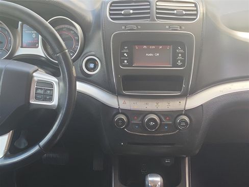 Used 2018 Dodge Journey SE w/ Connectivity Group FWD image 13