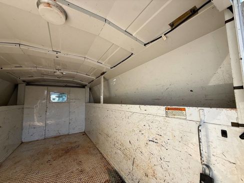 Used 2010 Chevrolet Express 3500 image 31